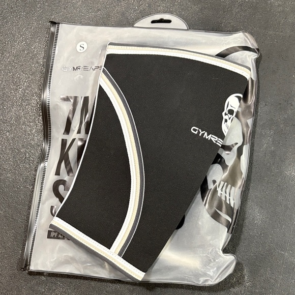 Gymreapers Black Knee Sleeve - Picture 1 of 2
